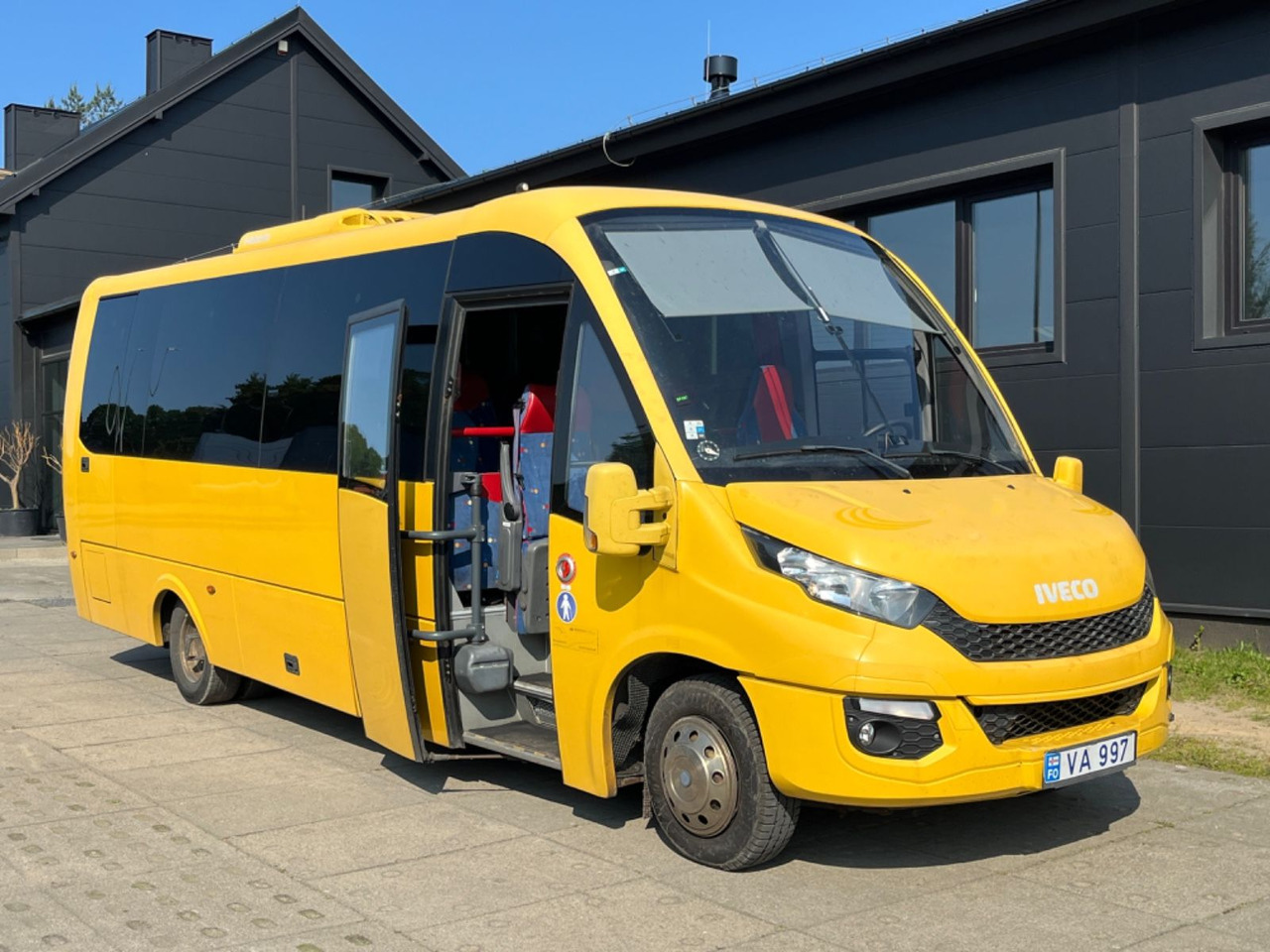 Iveco Rosero First / 24+1+1 / Telma/ EURO6 - Coach: picture 1 Iveco Rosero First / 24+1+1 / Telma/ EURO6 - Coach: picture 1