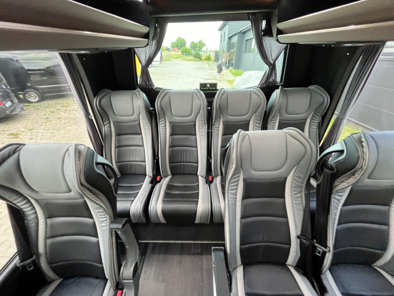 Coach Mercedes-Benz Sprinter 519 HIGH DECK/ 3.0 V6 /LUXURY Bus/ 6.8t: picture 21