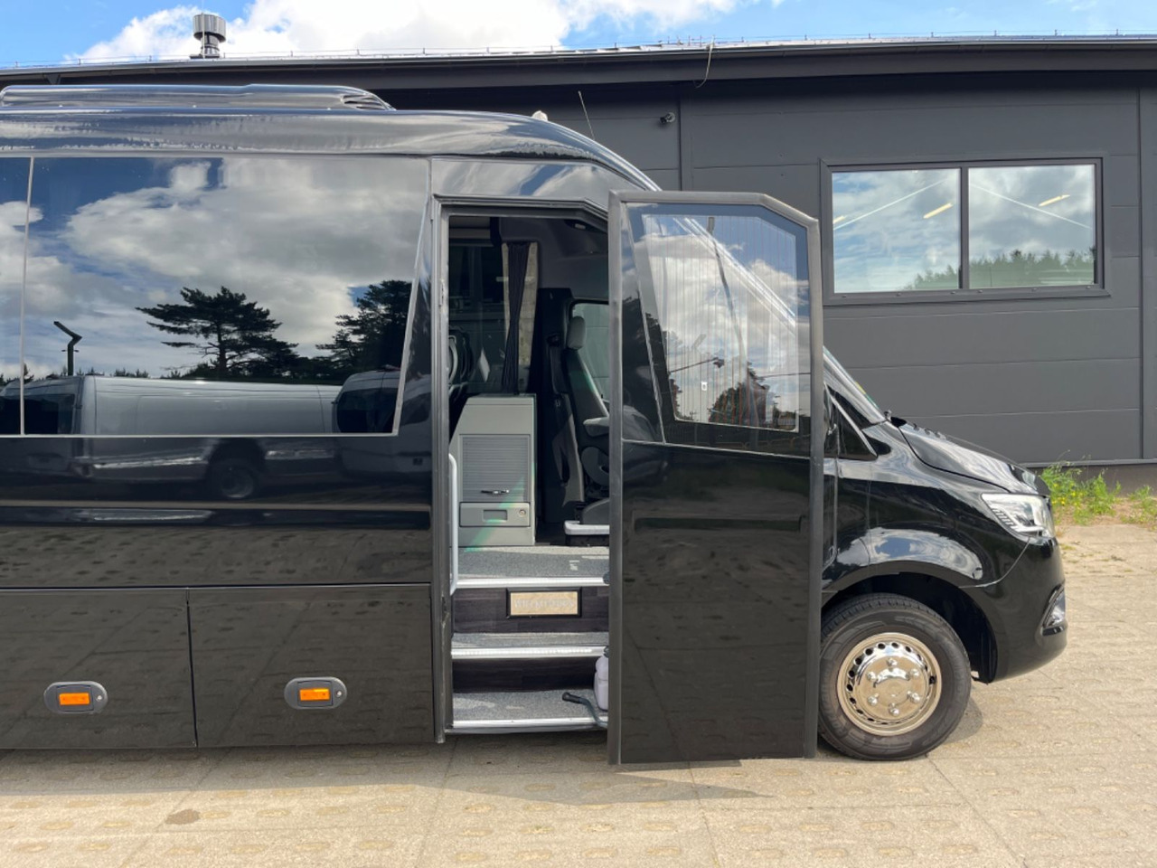 Coach Mercedes-Benz Sprinter 519 HIGH DECK/ 3.0 V6 /LUXURY Bus/ 6.8t: picture 14