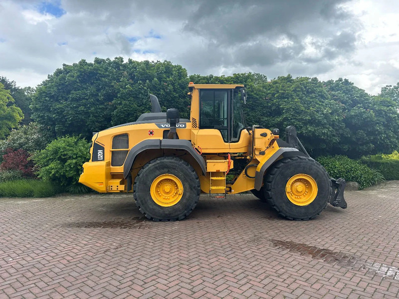 Volvo L120 H - Wheel loader: picture 5 Volvo L120 H - Wheel loader: picture 5