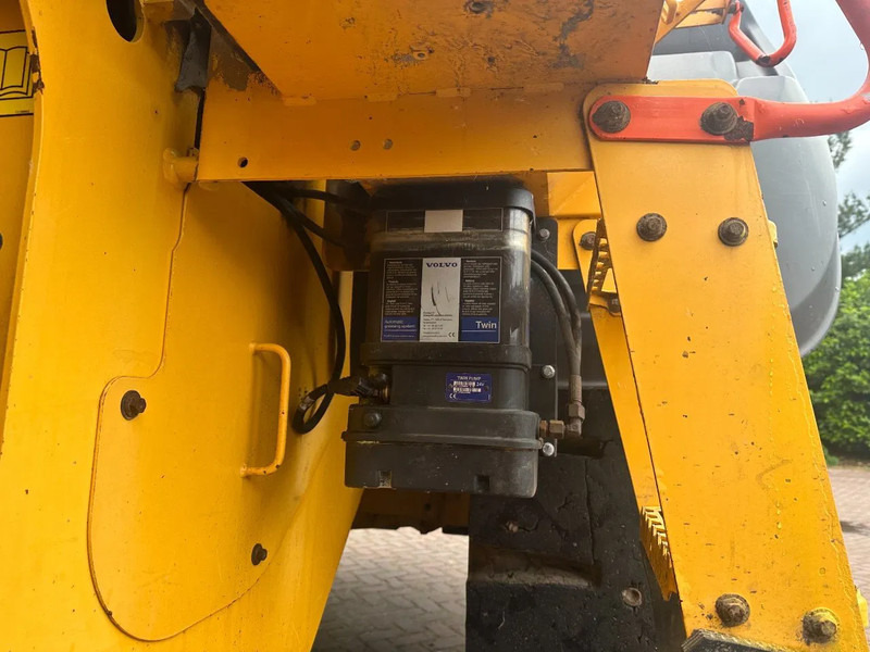 Wheel loader Volvo L120 H: picture 8