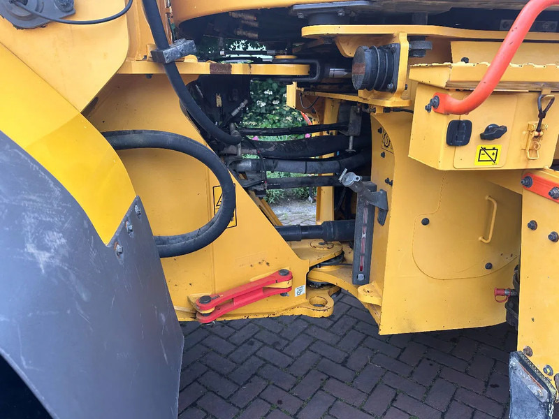 Wheel loader Volvo L120 H: picture 8
