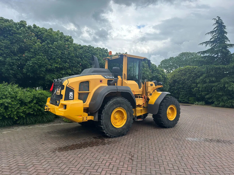 Volvo L120 H - Wheel loader: picture 4 Volvo L120 H - Wheel loader: picture 4