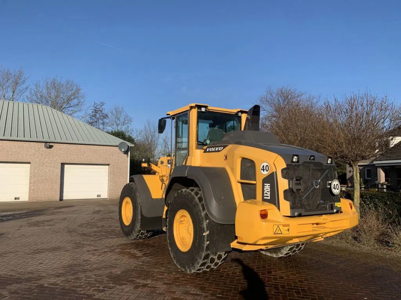 Volvo L120 H - Wheel loader: picture 2 Volvo L120 H - Wheel loader: picture 2