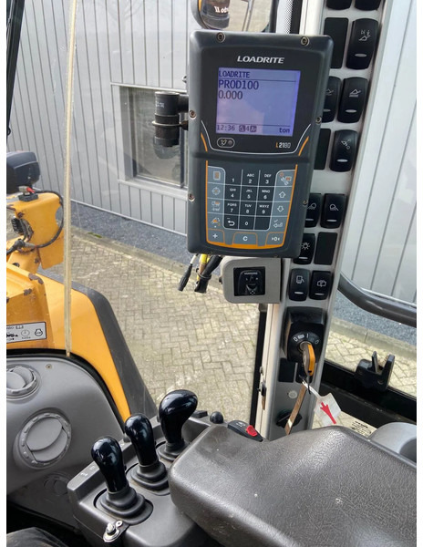 Wheel loader Volvo L180 G: picture 10