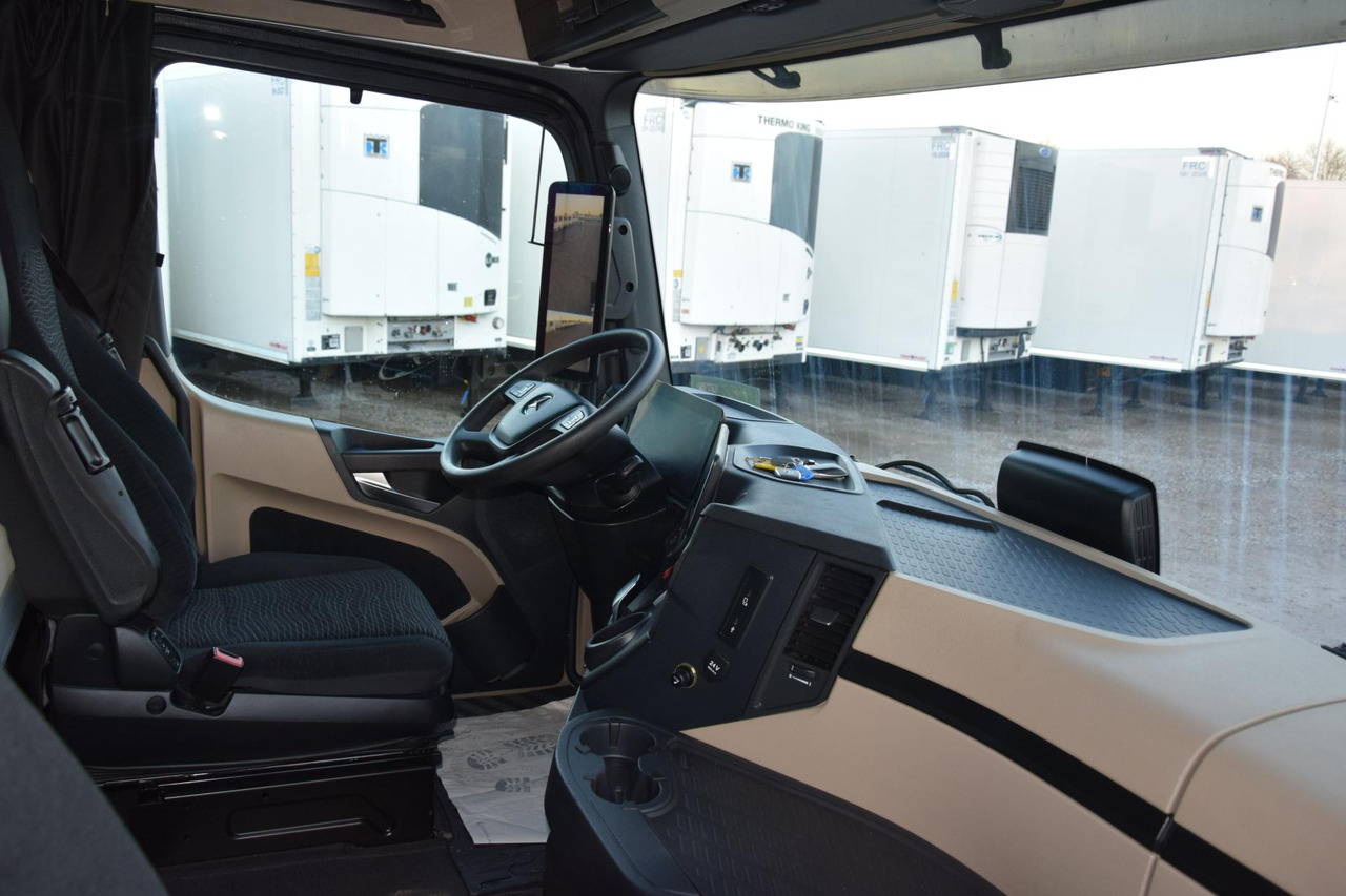 Tractor unit Mercedes-Benz Actros 5 1845 BigSpace: picture 14
