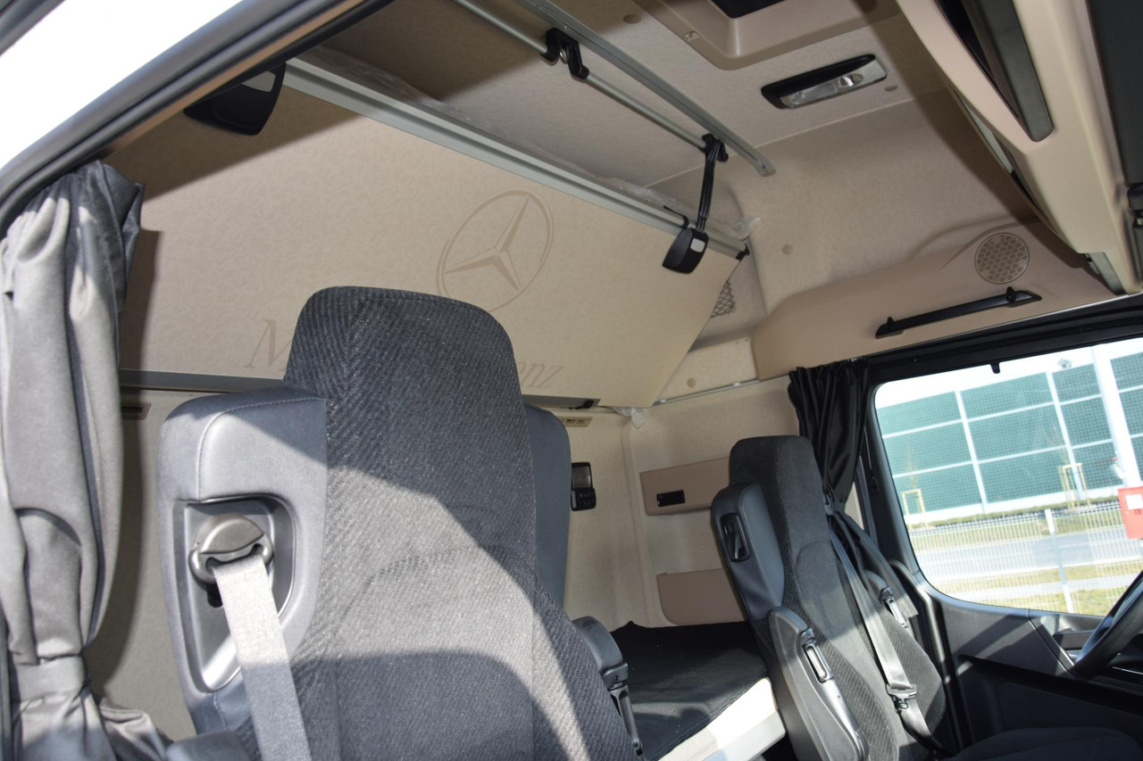 Tractor unit Mercedes-Benz Actros 5 1845 BigSpace: picture 13
