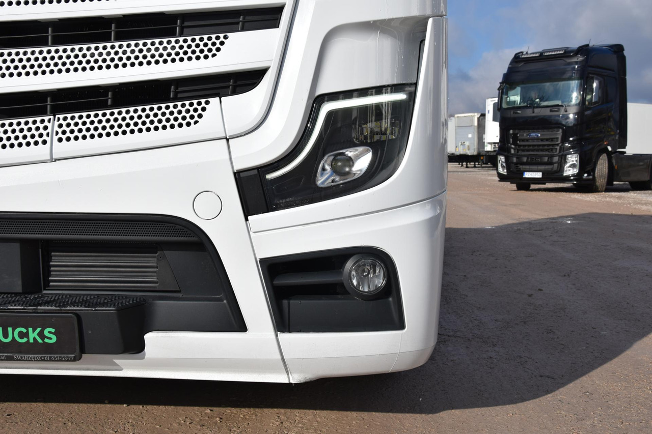 Tractor unit Mercedes-Benz Actros 5 1845 BigSpace: picture 7