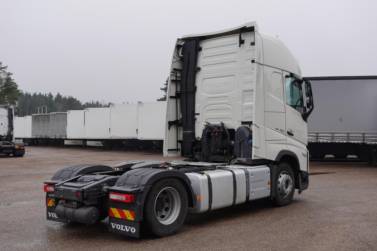 Volvo FH 460 Globetrotter XL i-Save I-ParkCool - Tractor unit: picture 4 Volvo FH 460 Globetrotter XL i-Save I-ParkCool - Tractor unit: picture 4