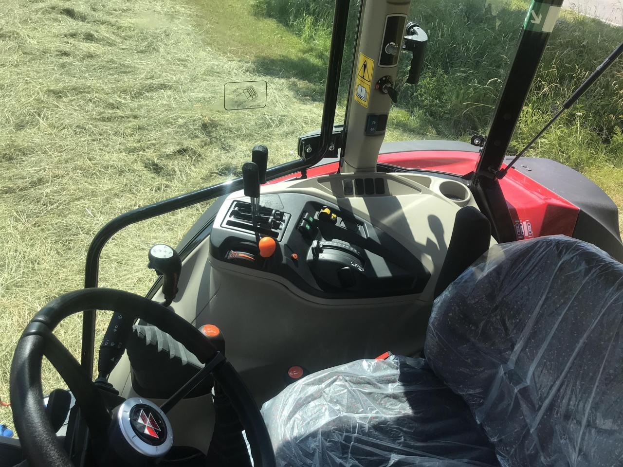 Massey Ferguson MF 4708 M mit Frontlader - Farm tractor: picture 4 Massey Ferguson MF 4708 M mit Frontlader - Farm tractor: picture 4