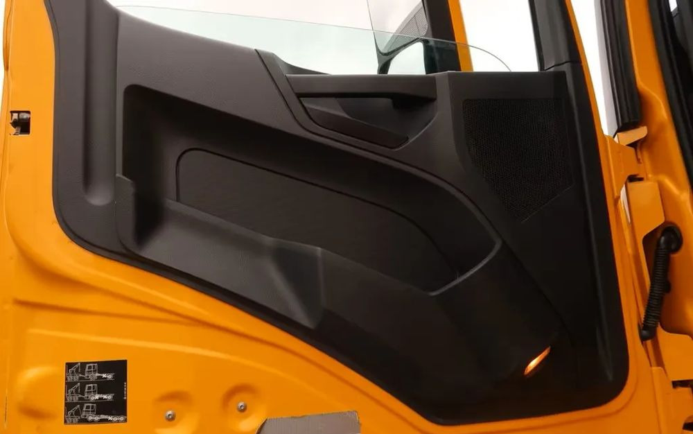 Tipper Mercedes-Benz Arocs 3251 / 8x4 / Wywrotka Meiller 3- stronna /  Euro 6d / Przebieg: 215 600 km: picture 7 Tipper Mercedes-Benz Arocs 3251 / 8x4 / Wywrotka Meiller 3- stronna /  Euro 6d / Przebieg: 215 600 km: picture 7