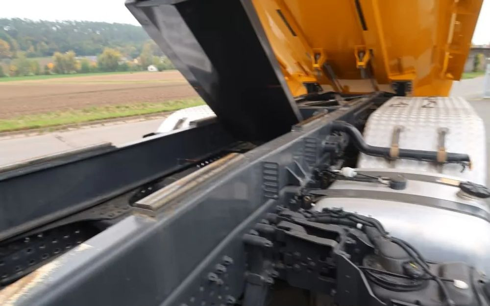 Tipper Mercedes-Benz Arocs 3251 / 8x4 / Wywrotka Meiller 3- stronna /  Euro 6d / Przebieg: 215 600 km: picture 11 Tipper Mercedes-Benz Arocs 3251 / 8x4 / Wywrotka Meiller 3- stronna /  Euro 6d / Przebieg: 215 600 km: picture 11