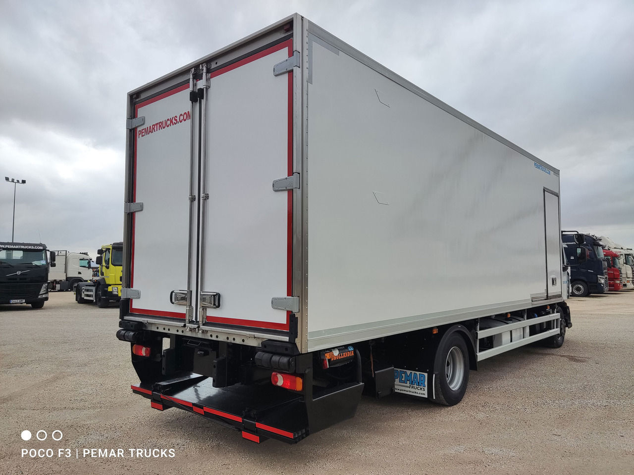 RENAULT MIDLUM D16 240 EURO 6 - Refrigerator truck: picture 5 RENAULT MIDLUM D16 240 EURO 6 - Refrigerator truck: picture 5