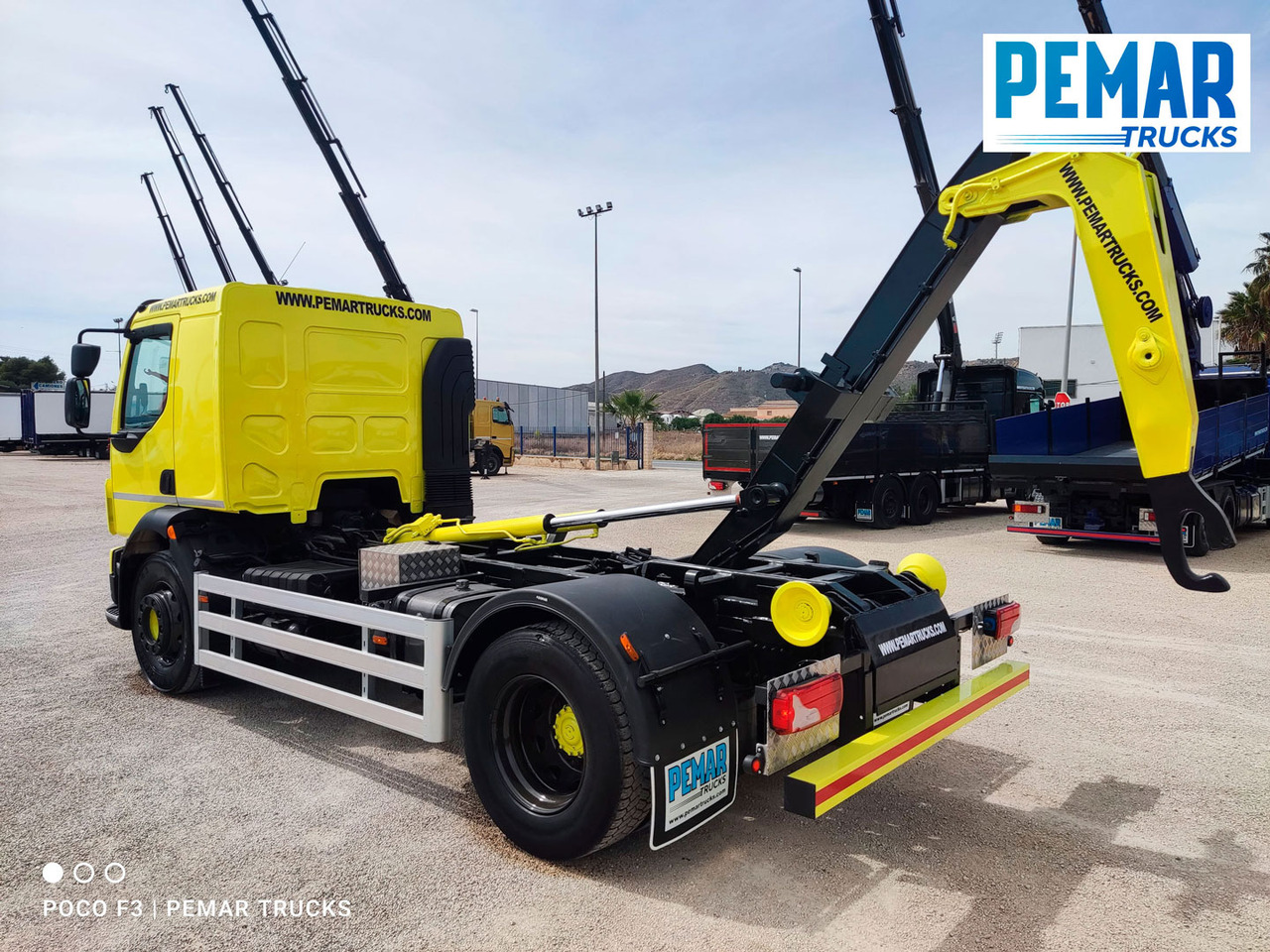 Container transporter/ Swap body truck VOLVO FL 290 MULTILIFT 18T: picture 9