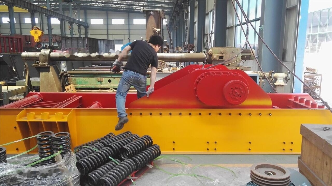 Kinglink High quality Vibrating feeder ZSW600x150 - Mining machinery: picture 2 Kinglink High quality Vibrating feeder ZSW600x150 - Mining machinery: picture 2