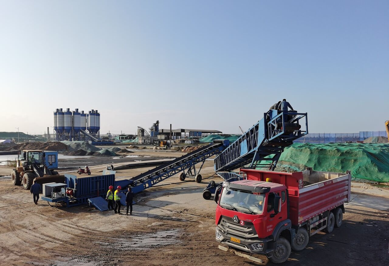 Kinglink New Belt Conveyor | Telescopic Radial Stacker - Belt conveyor: picture 1 Kinglink New Belt Conveyor | Telescopic Radial Stacker - Belt conveyor: picture 1