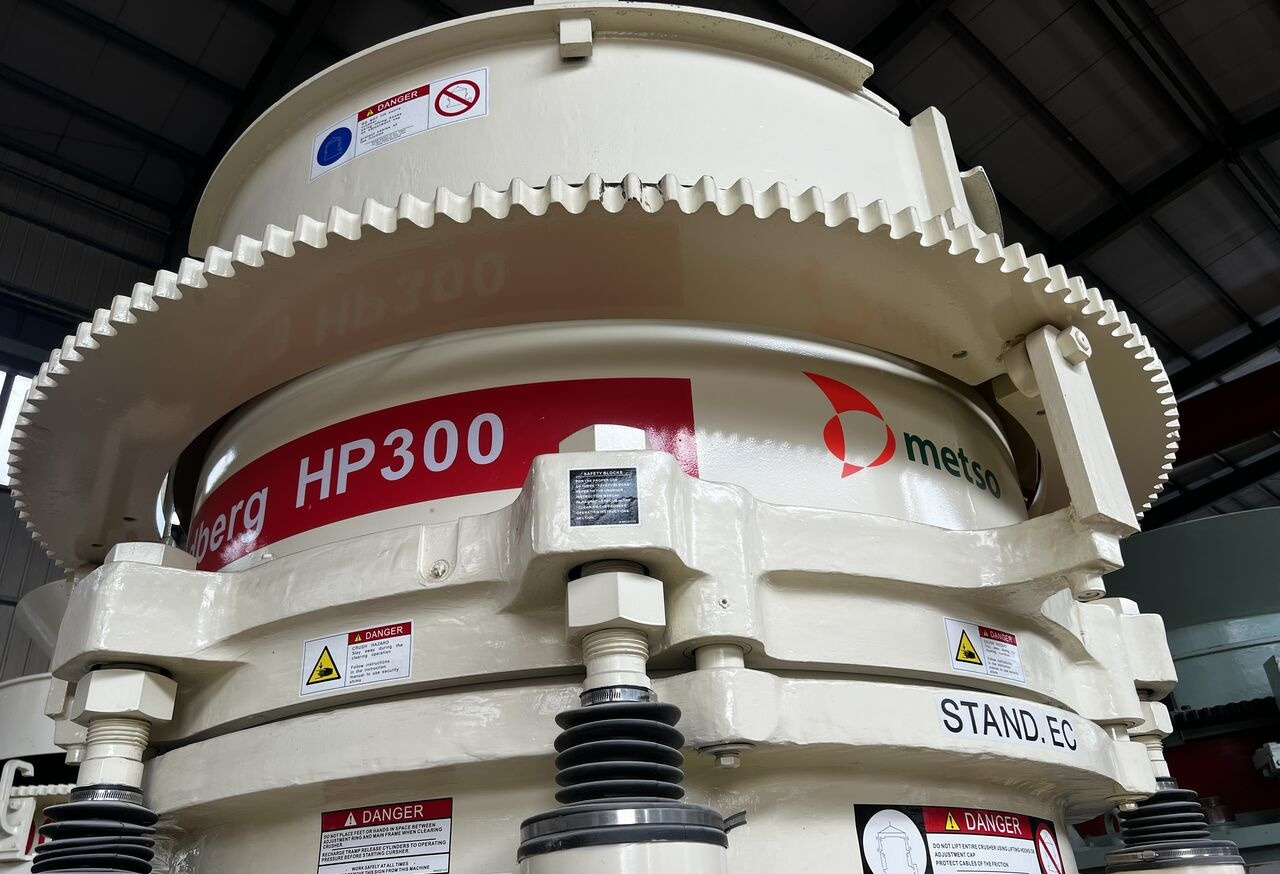 Nordberg Metso HP300 Cone Crusher - Cone crusher: picture 1 Nordberg Metso HP300 Cone Crusher - Cone crusher: picture 1