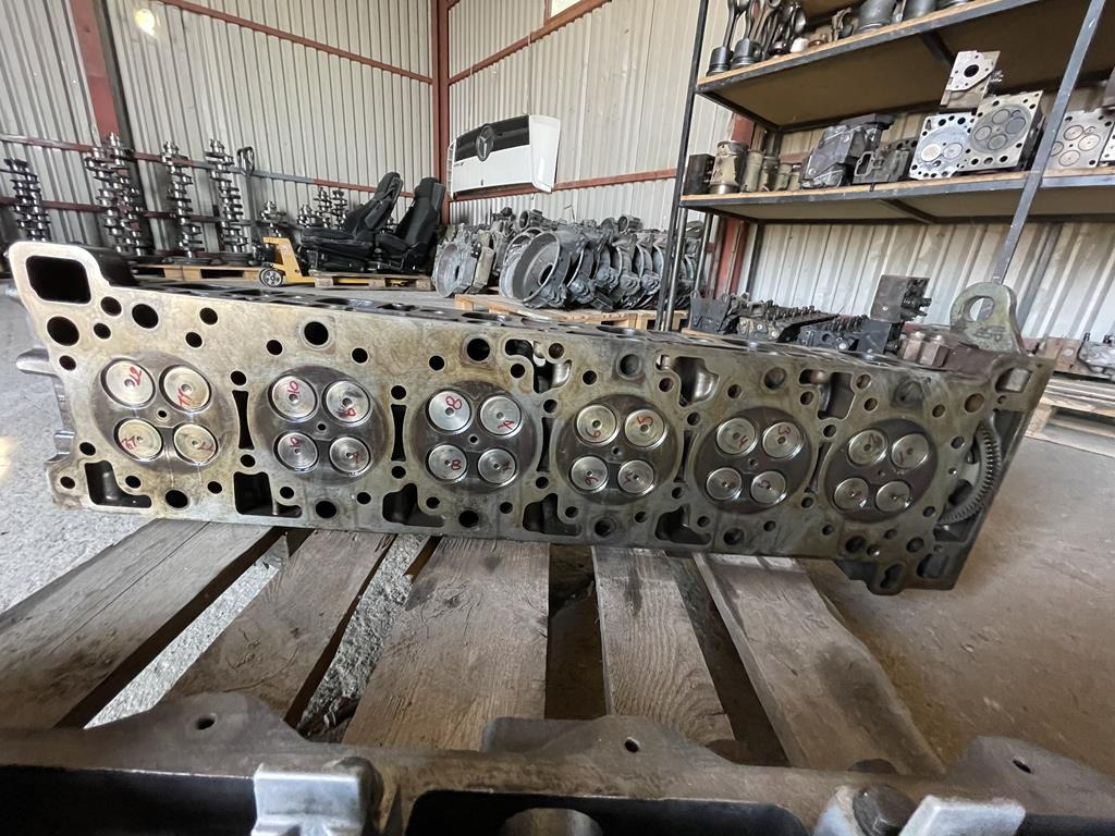 MERCEDES-BENZ ACTROS 471 - Cylinder head for Truck: picture 2 MERCEDES-BENZ ACTROS 471 - Cylinder head for Truck: picture 2