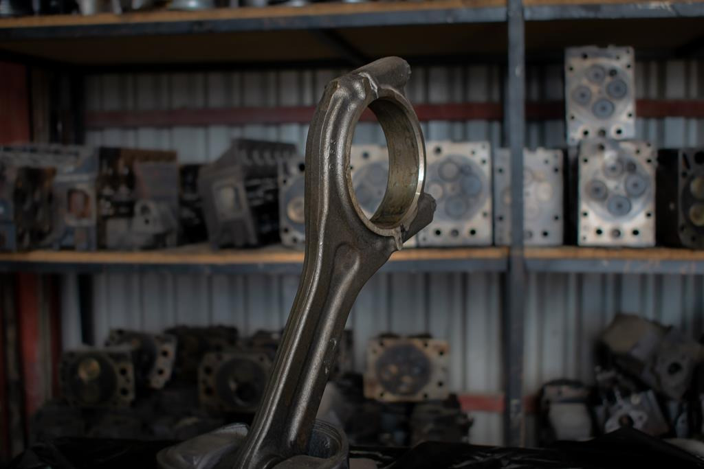 MERCEDES-BENZ ACTROS EURO III 6CYLINDER WITH ENGINE CODE ΟΜ 541 - Connecting rod for Truck: picture 3 MERCEDES-BENZ ACTROS EURO III 6CYLINDER WITH ENGINE CODE ΟΜ 541 - Connecting rod for Truck: picture 3