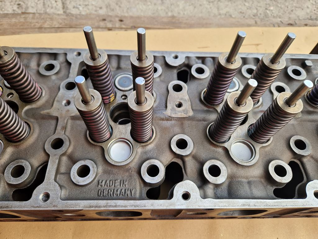 MERCEDES-BENZ ACTROS MP4 OM 471 - Cylinder head for Truck: picture 4 MERCEDES-BENZ ACTROS MP4 OM 471 - Cylinder head for Truck: picture 4