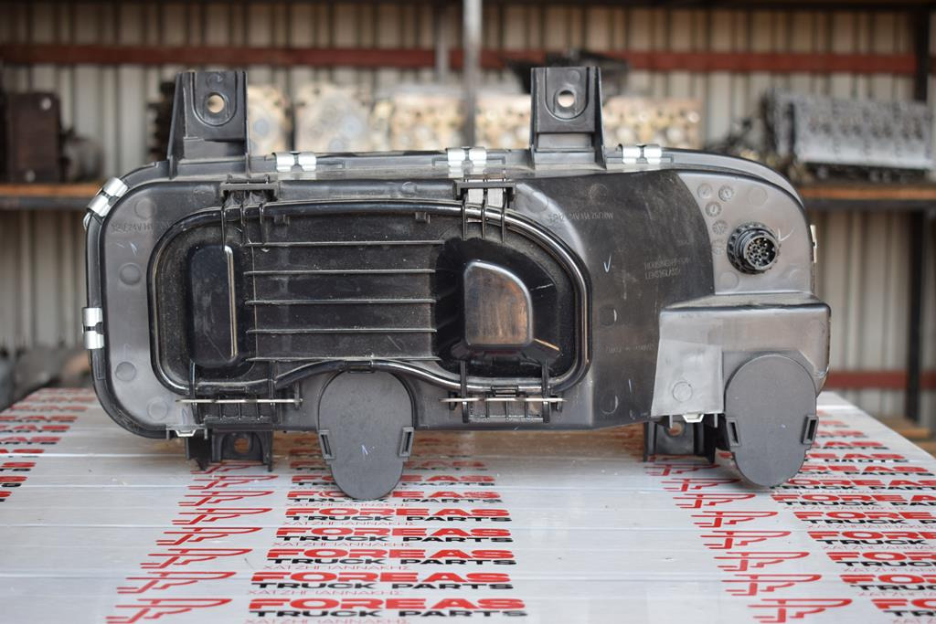 MERCEDES-BENZ ATEGO I HEADLIGHT - DRIVER - Headlight for Truck: picture 2 MERCEDES-BENZ ATEGO I HEADLIGHT - DRIVER - Headlight for Truck: picture 2