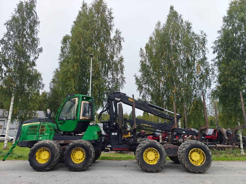 John Deere 1210 E - Forestry harvester: picture 2 John Deere 1210 E - Forestry harvester: picture 2
