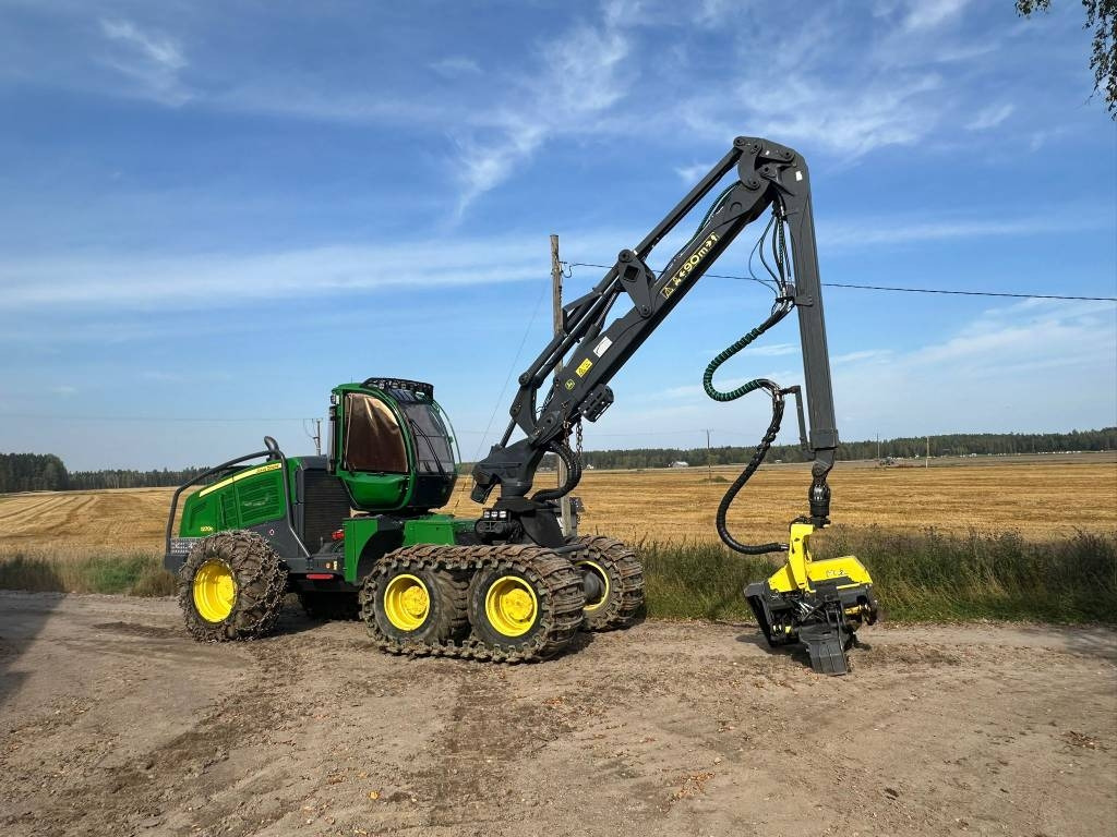 John Deere 1270 G - Forestry harvester: picture 1 John Deere 1270 G - Forestry harvester: picture 1