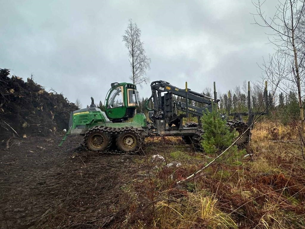 John Deere 1510 G - Forwarder: picture 3 John Deere 1510 G - Forwarder: picture 3