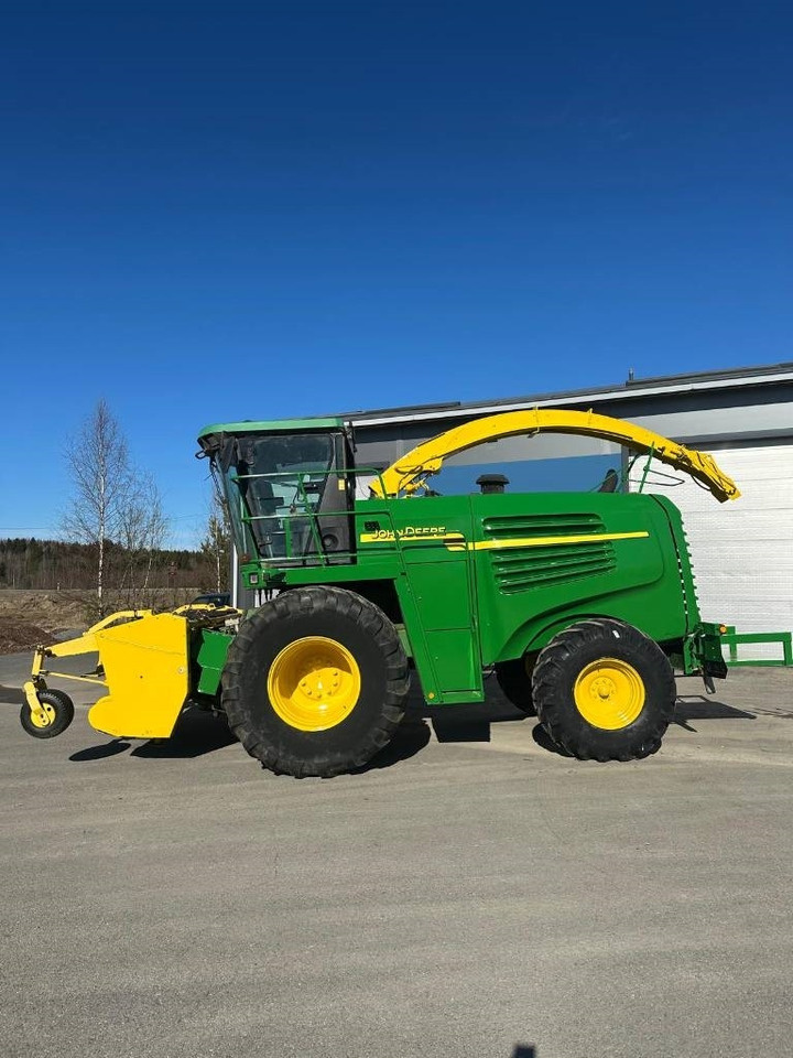 John Deere 7200 - Forage harvester: picture 2 John Deere 7200 - Forage harvester: picture 2