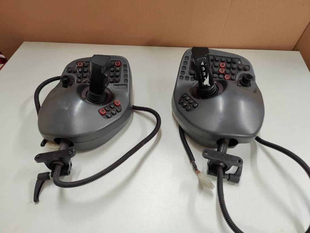 Komatsu Joysticks - Electrical system for Forestry equipment: picture 5 Komatsu Joysticks - Electrical system for Forestry equipment: picture 5