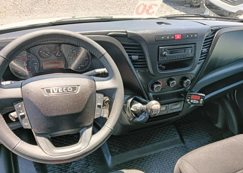 Iveco 35C13, 35C12, 35C14, 35C15 - Refrigerated van: picture 3 Iveco 35C13, 35C12, 35C14, 35C15 - Refrigerated van: picture 3