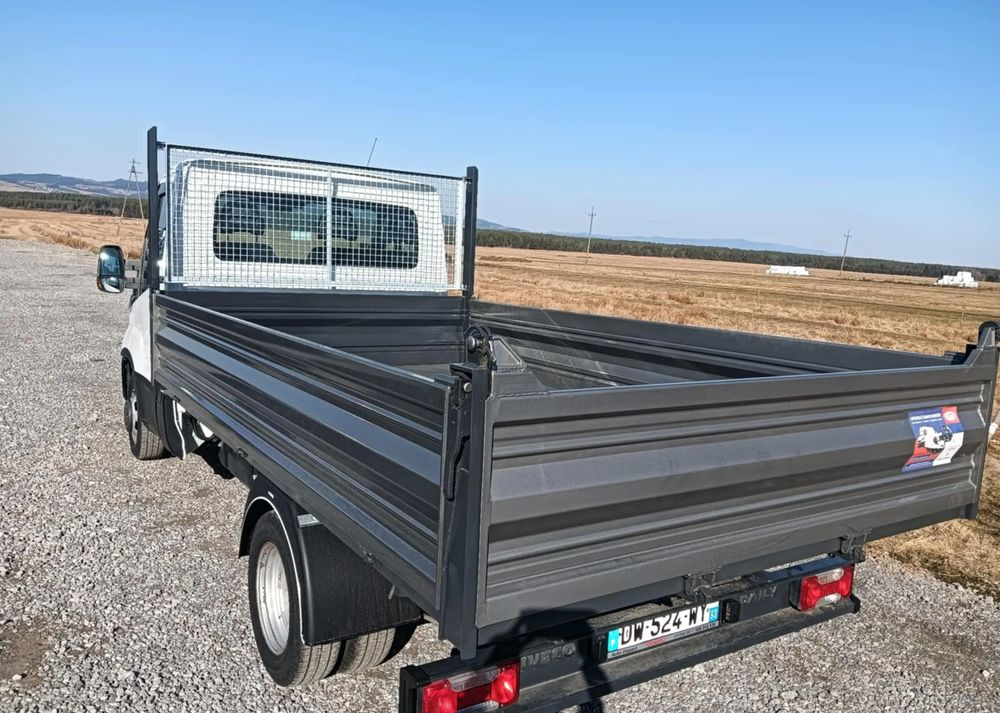 Iveco 35C15, 35C14, 35C13, 35C12 - Tipper van: picture 2 Iveco 35C15, 35C14, 35C13, 35C12 - Tipper van: picture 2