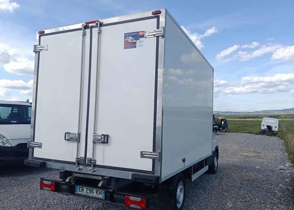 Iveco 35S16, 35S15, 35S14, 35S13, 35C13, 35C14 - Refrigerated van: picture 4 Iveco 35S16, 35S15, 35S14, 35S13, 35C13, 35C14 - Refrigerated van: picture 4