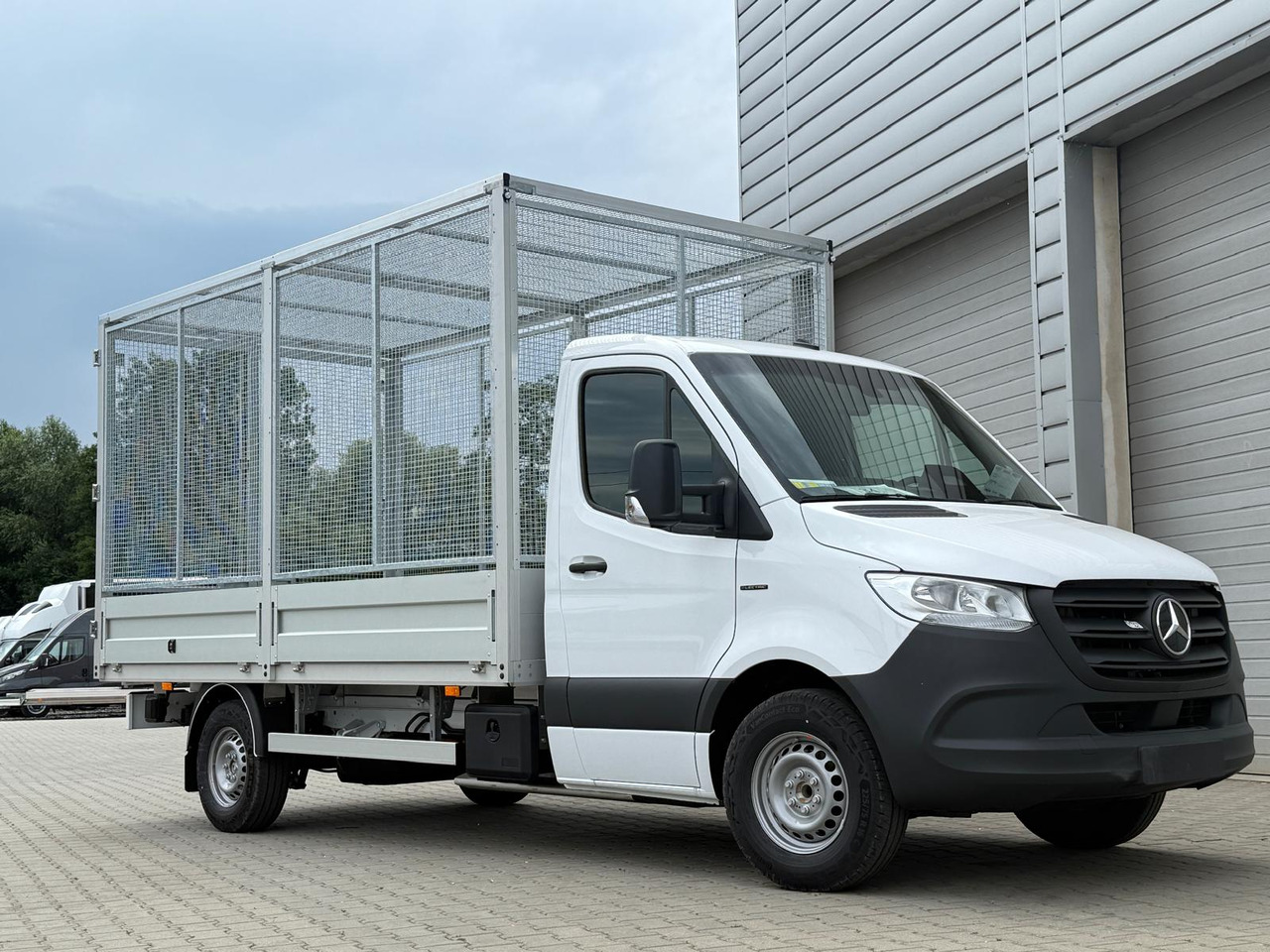 Mercedes eSprinter - Flatbed van, Electric van: picture 1 Mercedes eSprinter - Flatbed van, Electric van: picture 1
