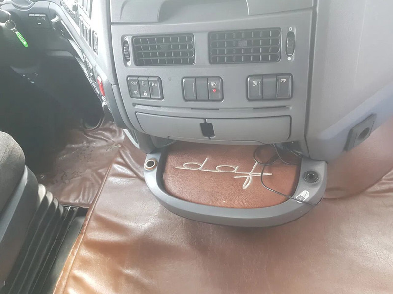 Tractor unit DAF XF 460 FTG 6x2 SSC Apk TÜV Special interior: picture 14