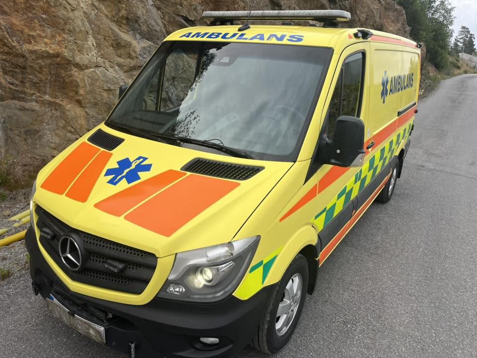 MERCEDES-BENZ Sprinter 319 - AMBULANCE - Ambulance: picture 1 MERCEDES-BENZ Sprinter 319 - AMBULANCE - Ambulance: picture 1