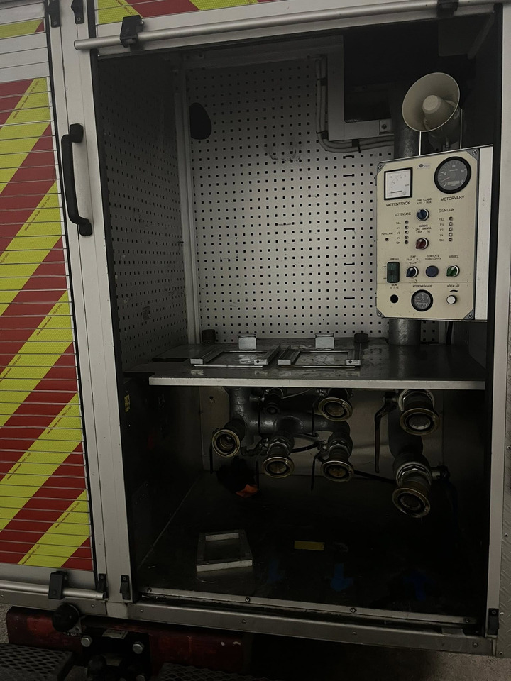 SCANIA P94GB 4x2 NZ310 - Fire engine - Fire truck: picture 5 SCANIA P94GB 4x2 NZ310 - Fire engine - Fire truck: picture 5