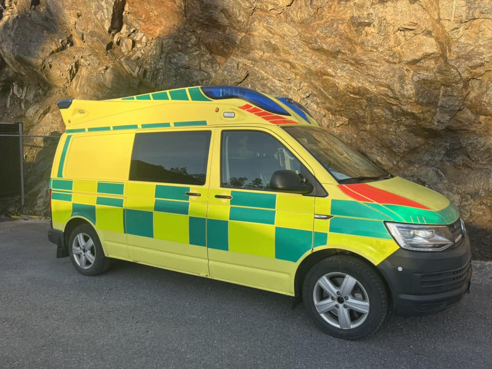 Volkswagen T6 4motions - AMBULANCE - RESERVERAD !! - Ambulance: picture 1 Volkswagen T6 4motions - AMBULANCE - RESERVERAD !! - Ambulance: picture 1