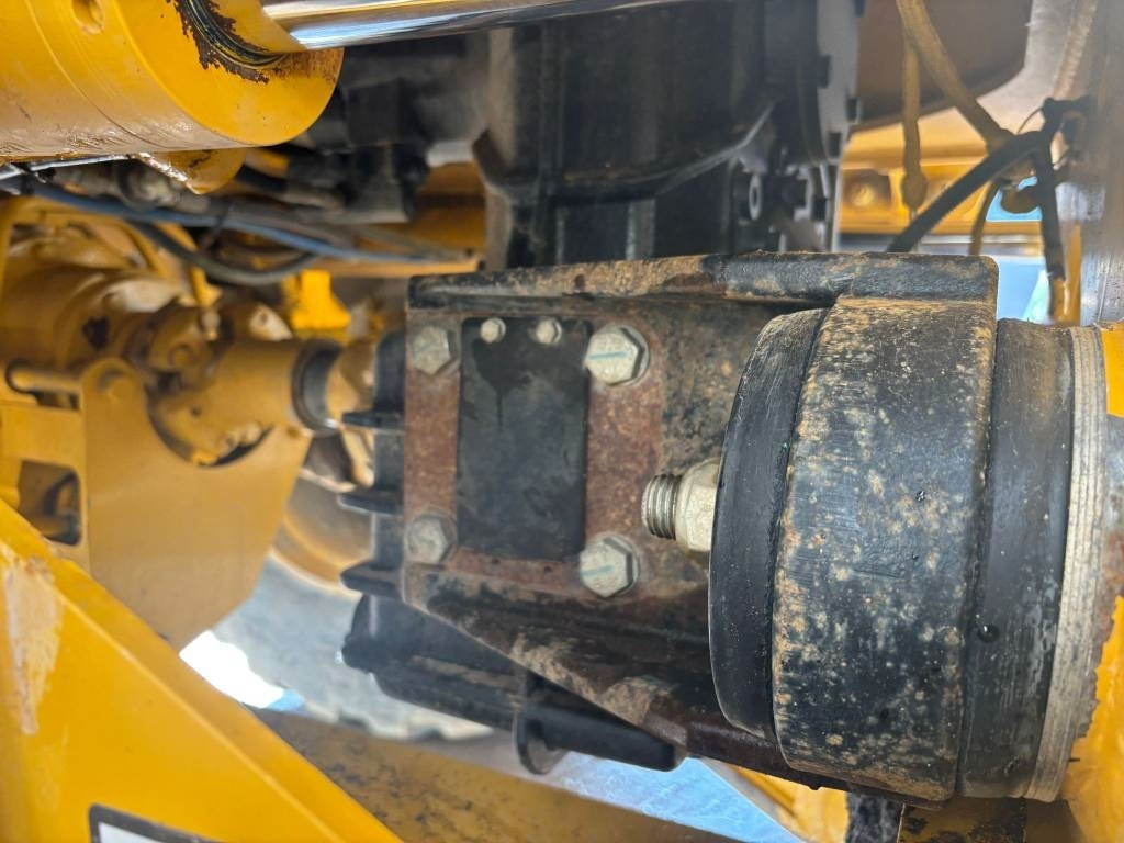 Articulated dumper Bell B 20 E: picture 24