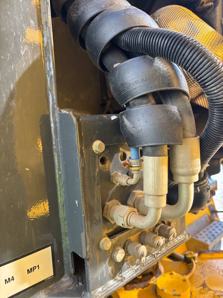 Articulated dumper Bell B 20 E: picture 23