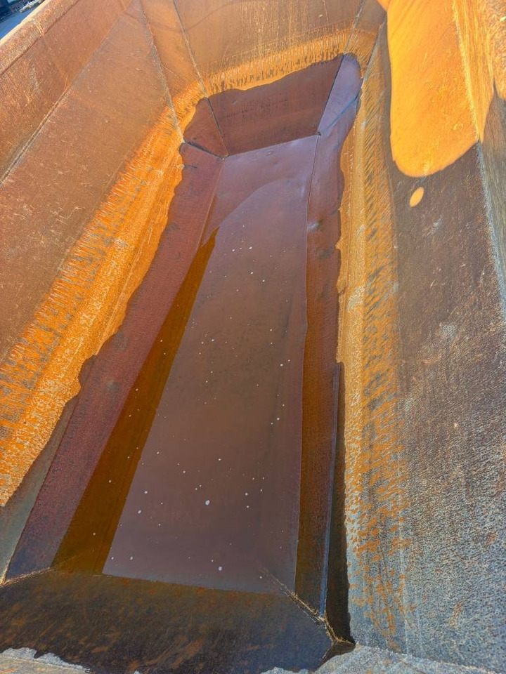 Articulated dumper Bell B 20 E: picture 19