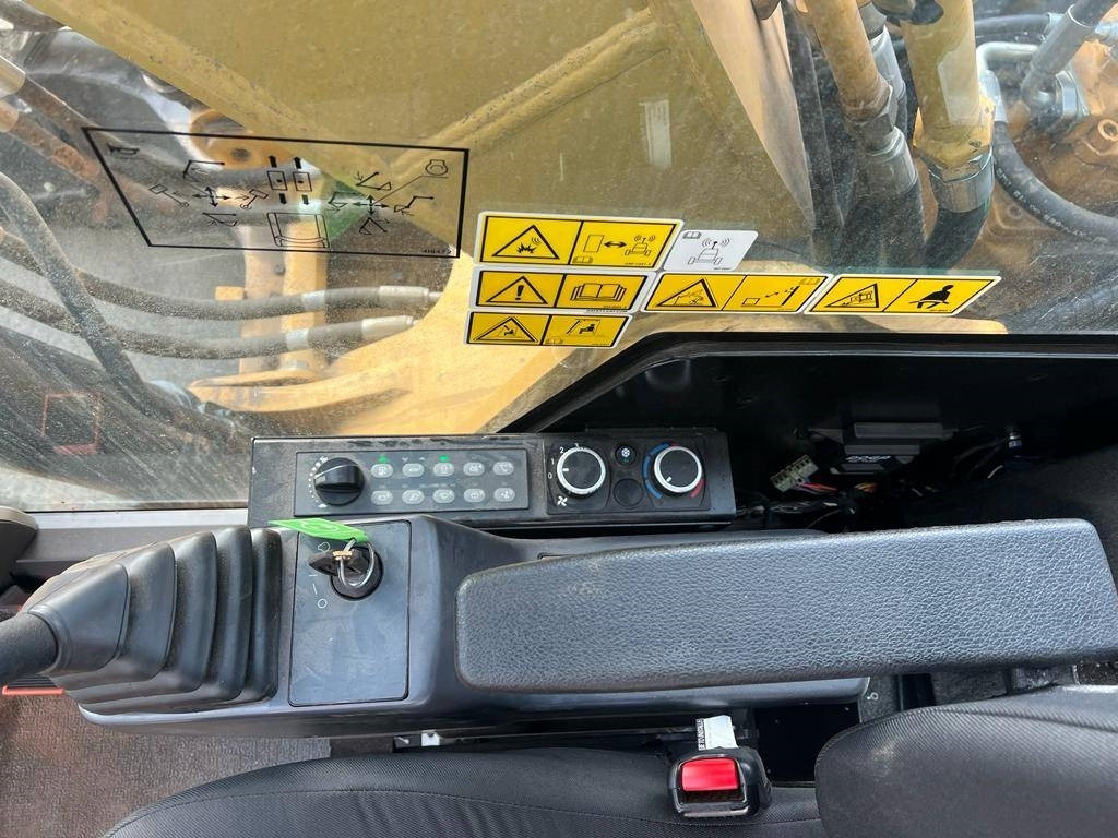 New Crawler excavator CAT 320 D3 GC: picture 16