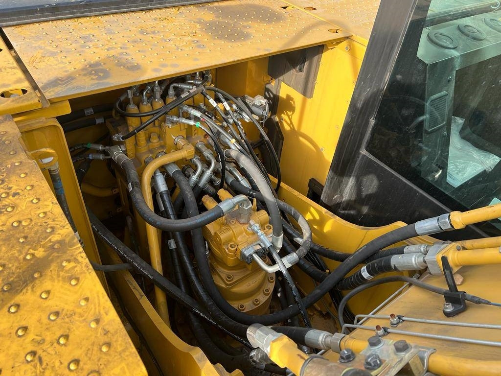 New Crawler excavator CAT 320 D3 GC: picture 24