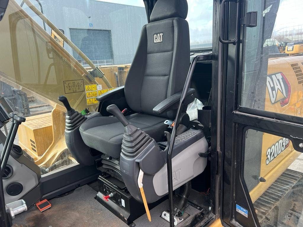 New Crawler excavator CAT 320 D3 GC: picture 14
