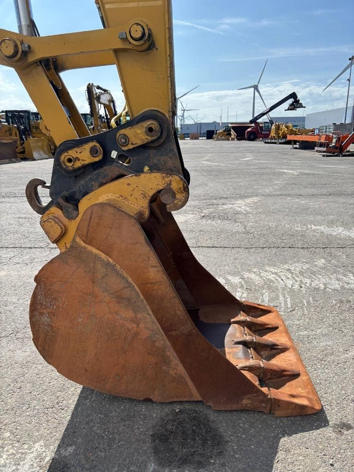 Crawler excavator CAT 330 FL: picture 14