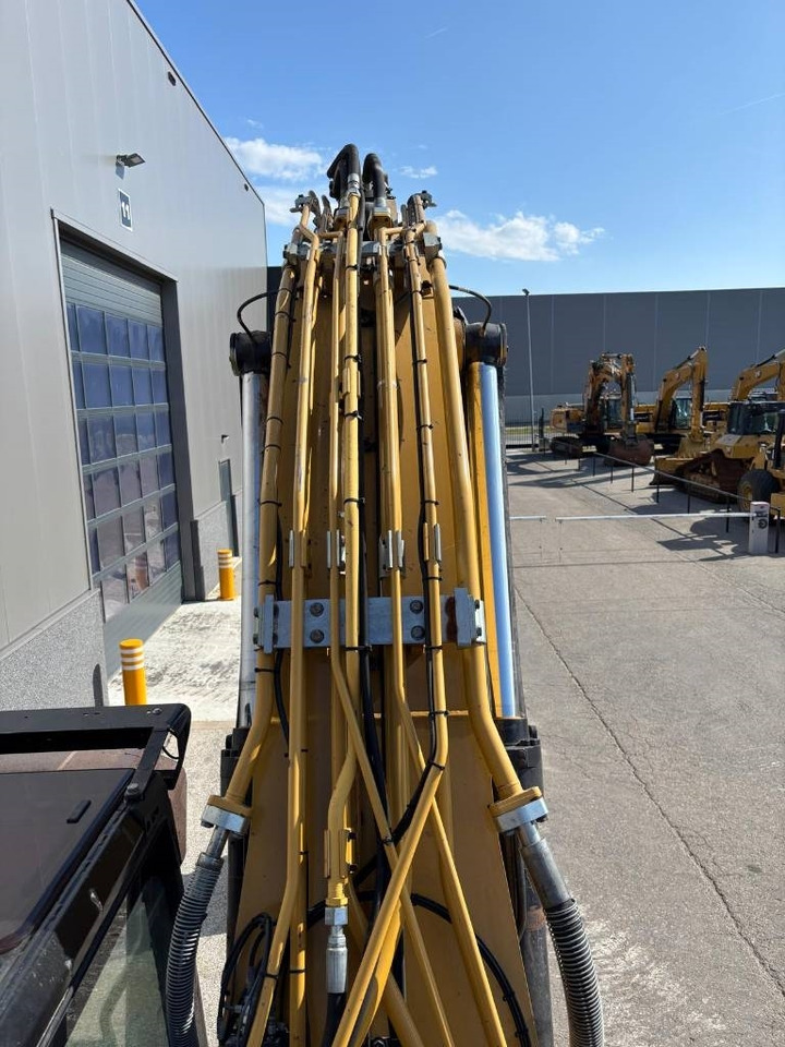 Crawler excavator CAT 330 FL: picture 23