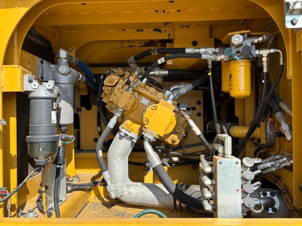 Crawler excavator CAT 330 FL: picture 18