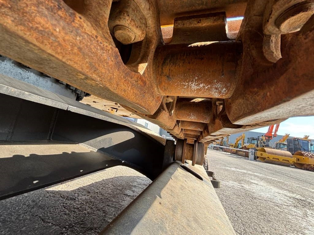 Crawler excavator CAT 330 FL: picture 40