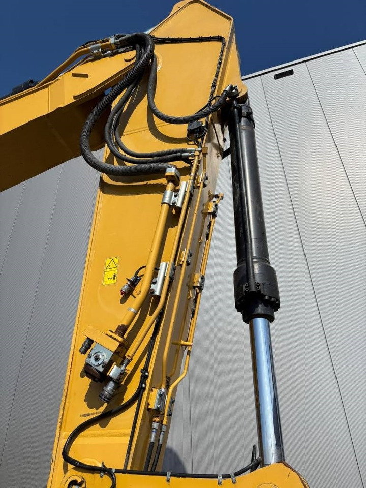 Crawler excavator CAT 330 FL: picture 24