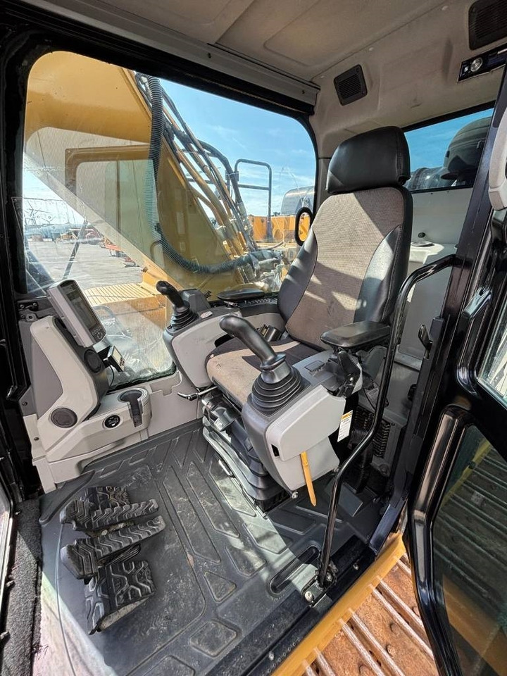 Crawler excavator CAT 330 FL: picture 12